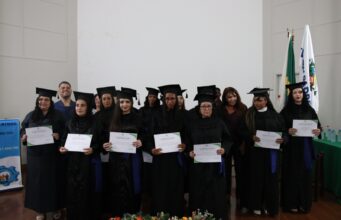 Prefeitura de Araxá forma 36 alunos da EJA e mantém matrículas abertas o ano todo.