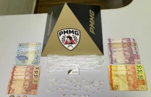 PMMG PRENDE AUTOR POR TRÁFICO DE DROGAS E APREENDE ENTORPECENTES EM SANTA JULIANA