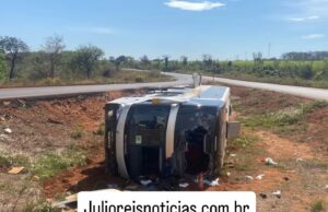 Acidente DE TRÂNSITO COM VÍTIMAS DE FERIMENTOS LEVES EM UBERABA-MG